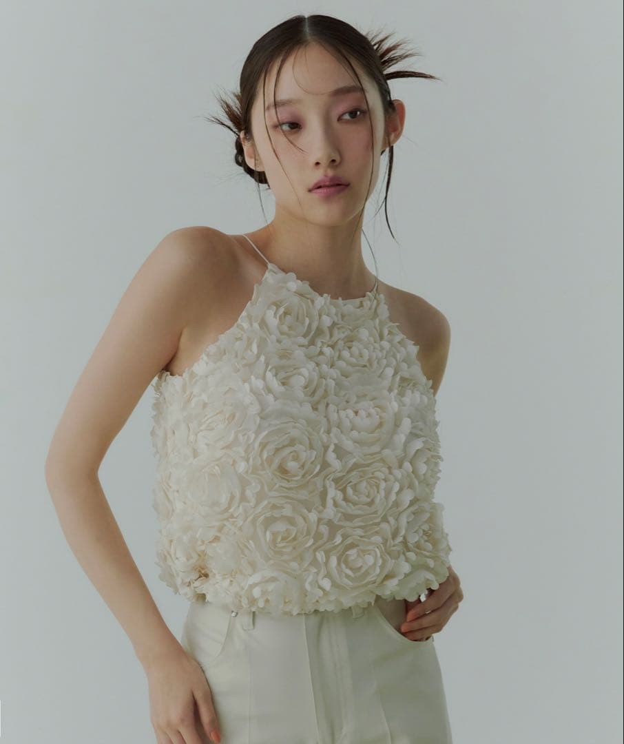 eimy istoire ボリュームフラワーモチーフアメスリトップス