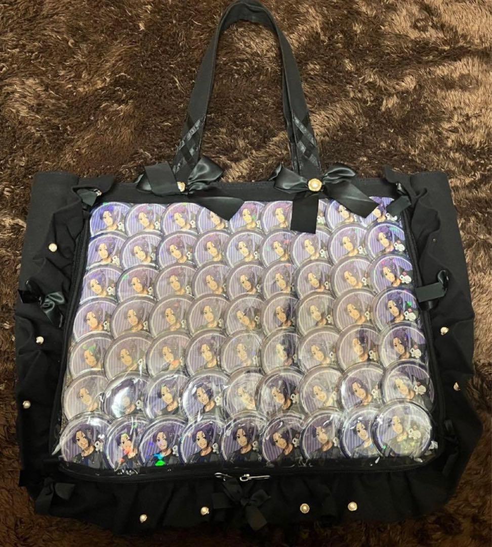 御影玲王 缶バッジ サンリオ63個＋ザッカマートA3痛バ - メルカリ