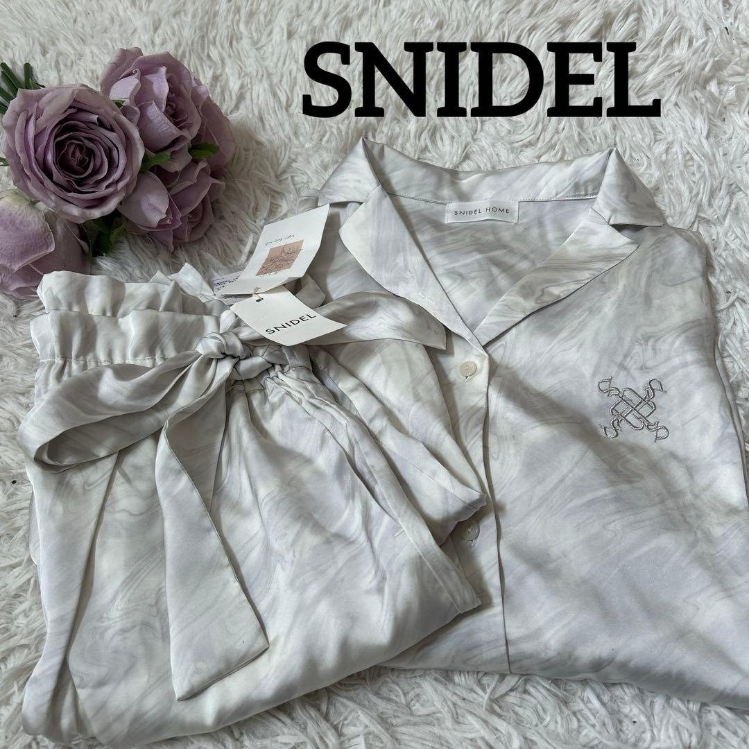 【新品】SNIDEL  スナイデルホーム サテンセットアップ