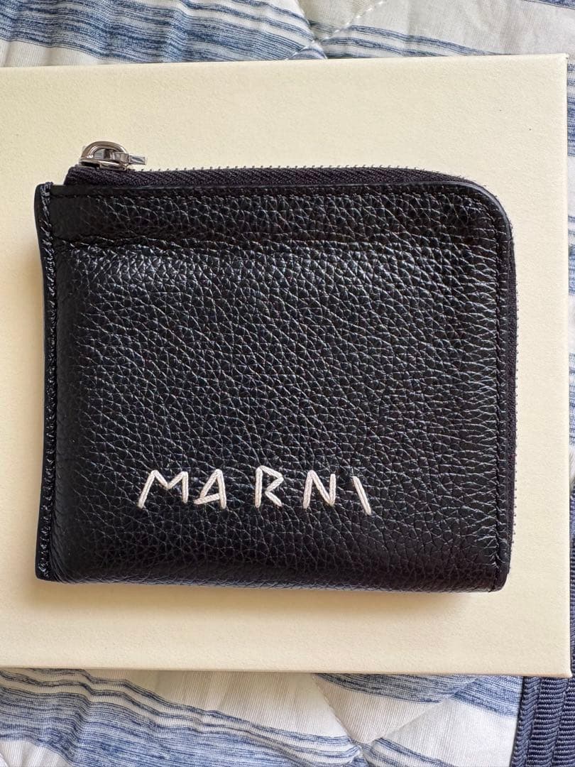 k*9様 MARNI ブラックレザー 財布 - メルカリ