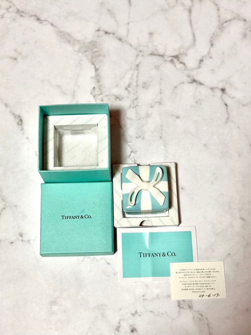 Tiffany & Co. リボン付き小物入れ TIFFANY&Co.（ティファニー） 未使用 小物入れ 陶器 リボン TIFFANY