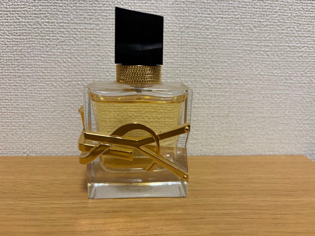 Yves Saint Laurent 香水　リブレ　LIBRE