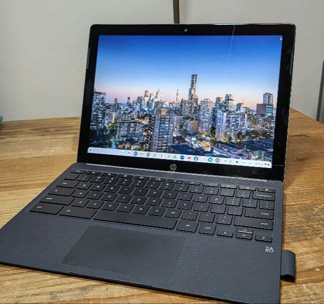 高性能HP Chromebook x2 12-f005TU　デタッチャブルタイプ