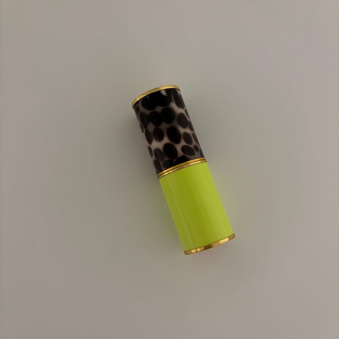 DRIES VAN NOTEN ドリスヴァンノッテン　リップスティックケース ドリス ヴァン ノッテン」ビューティから新リップケースが登場