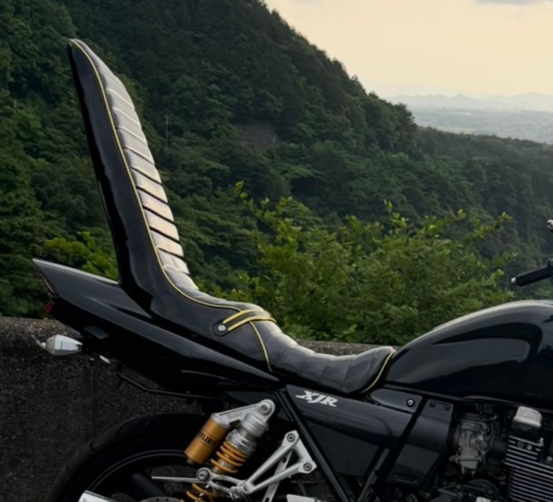 XJR400R 後期黒 1エナ60cm 三段シート/完成品 補強入り 楽天市場】xjr400 三段シート（バイク用品｜車用品・バイク用品）の通販