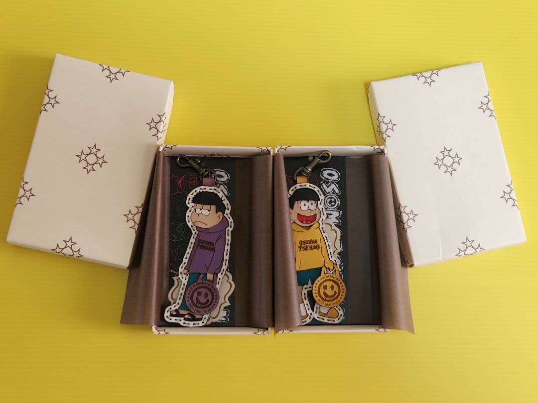 オジャガデザイン おそ松さん WORLD WIDE LOVEキーホルダー