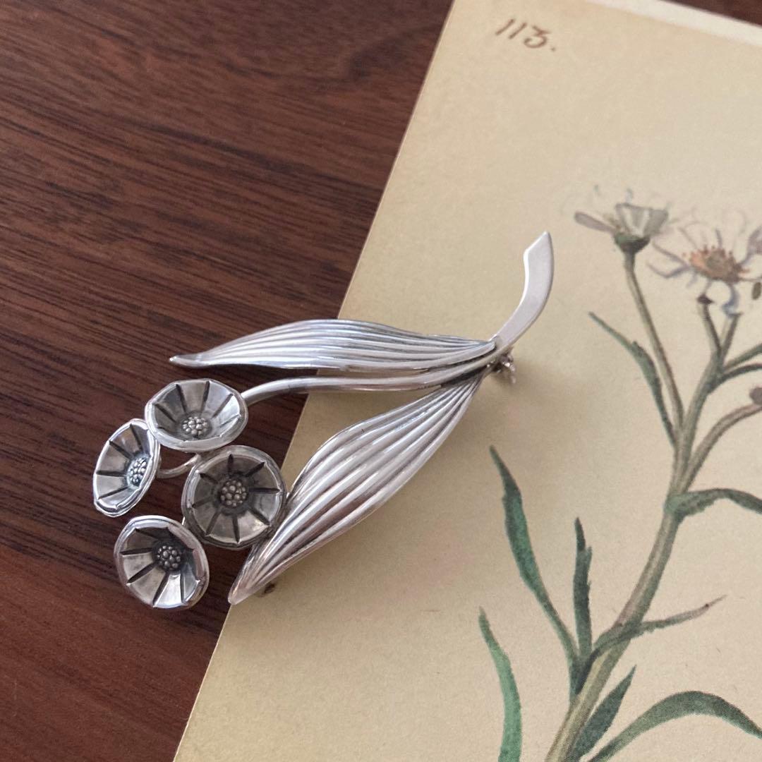 ヴィンテージ＊ブローチ　ボタニカル　フラワー　シルバー　アンティーク　　北欧