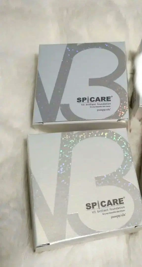 V3 ブリリアントファンデーション　３個28050円