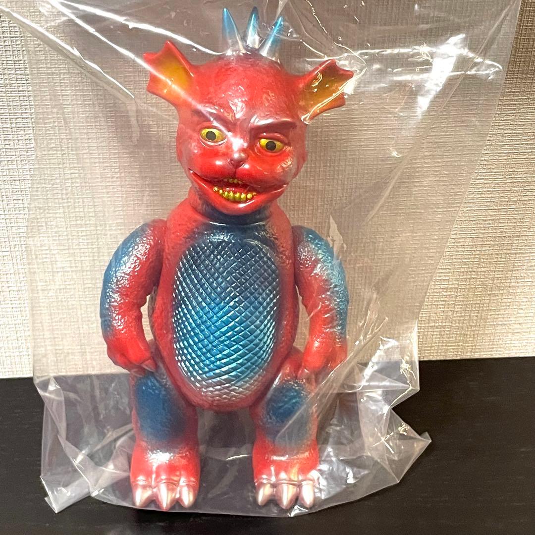 zollmen】 ゾルメン マンチー 赤 食いしん坊怪獣 バジラの息子 新品