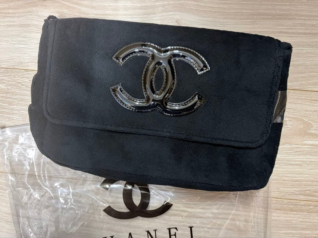 CHANEL シャネル ミニバッグ ポーチ ブラック×ブラックロゴ CHANEL（シャネル） ポーチ ミニバッグ キーホルダー マトラッセ