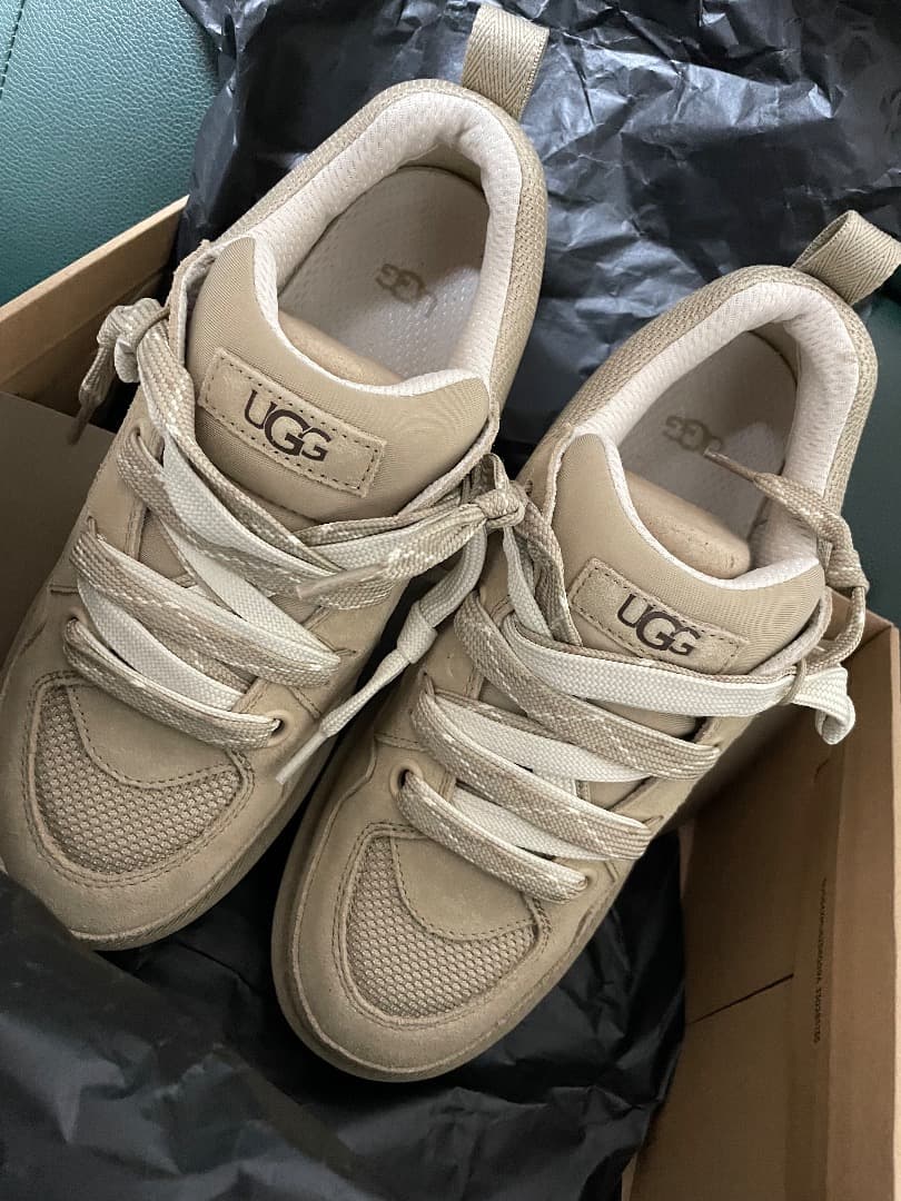 UGG ベージュ スニーカー lowmel ローメル
