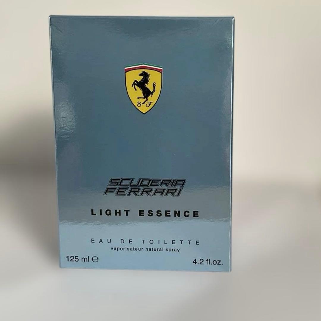 香水(男性用) Scuderia Ferrari Light Essence 125ml FERRARI LIGHT ESSENCE EAU DE TOILETTE SPRAY 125 ML / 4.2 FL.OZ. (T