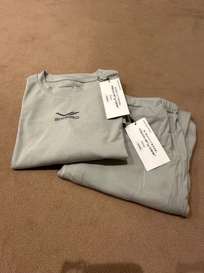 新品未使用！SIXPAD リカバリーウェア 上下セット Fサイズ ウィメンズ