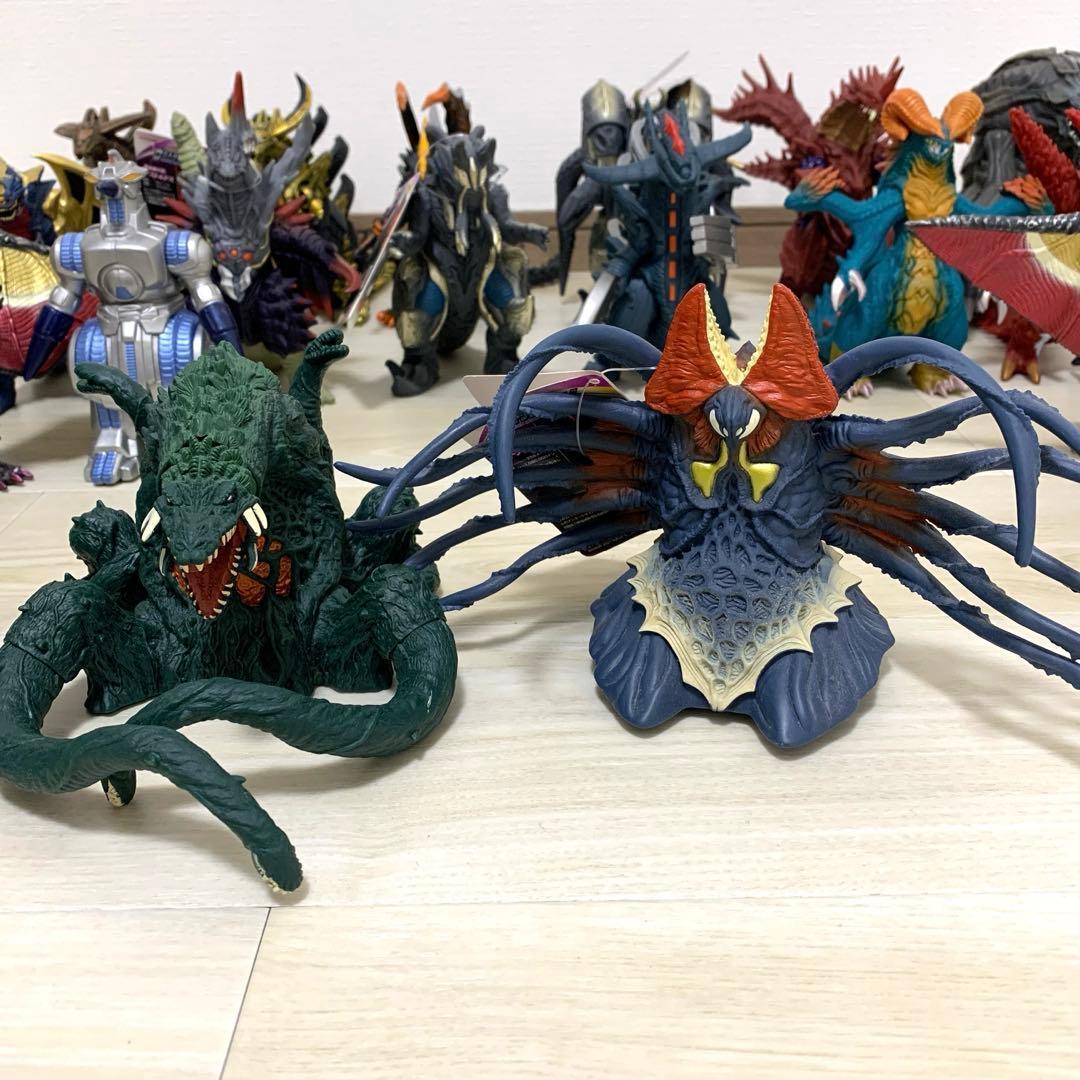 ウルトラマン 怪獣 フィギュア 23体セット - メルカリ
