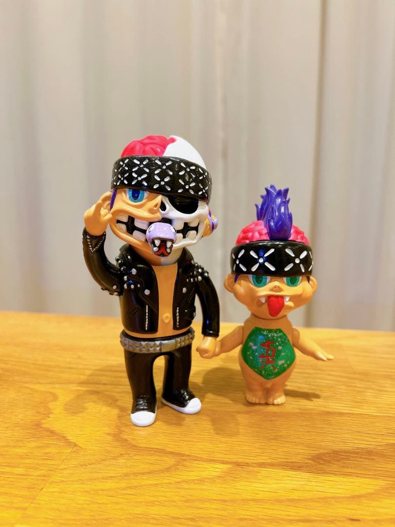 ブラックブックトイ　パンクロックスネークボーイ　ソフビ