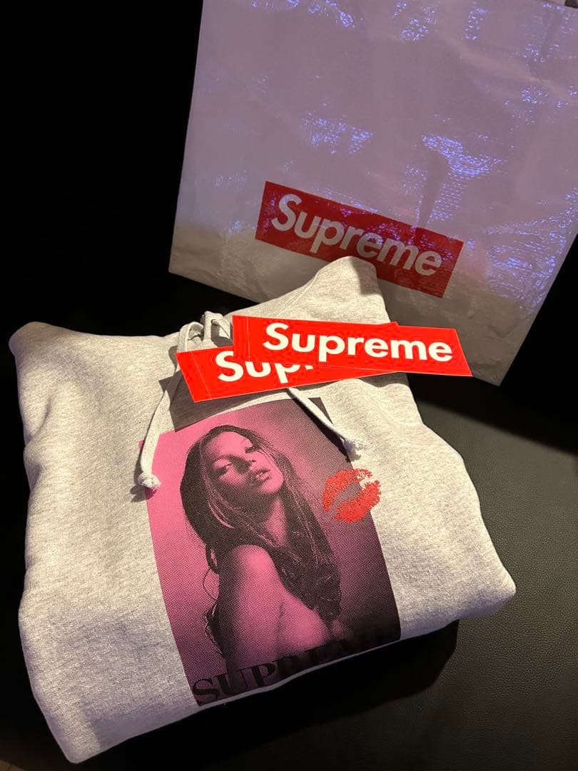 トップス Supreme Kate Moss Hooded Sweatshirt ash Supreme NY • Kate Moss Hooded Sweatshirt • Ash Grey Hoodie • Size