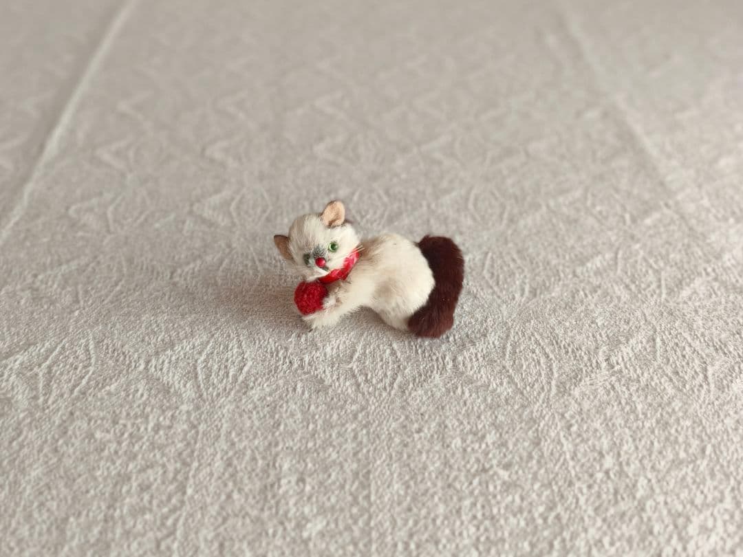 【suumaさま】vintage figure ୨୧ * 白茶 ふわふわ猫ちゃん 楽天市場】【電池おまけ付】しっぽふりふり あまえんぼう子ねこちゃん