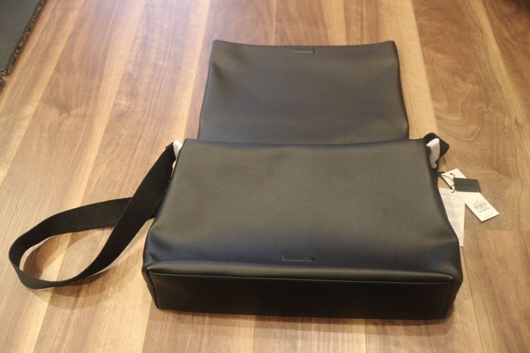   カルバンクライン メッセンジャーバッグ