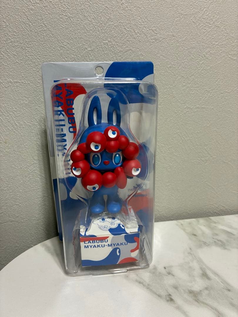 LABUBU MYAKU-MYAKU ラブブ　ミャクミャク　フィギュア