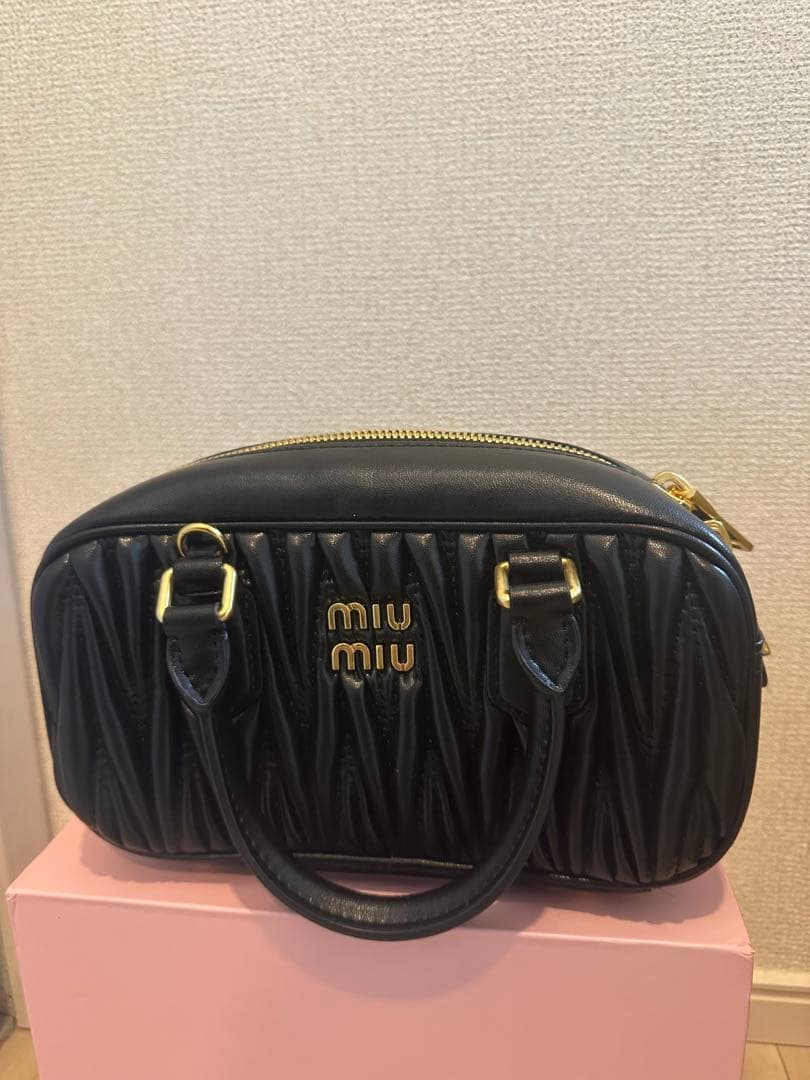 MIUMIUバック　値下げ中