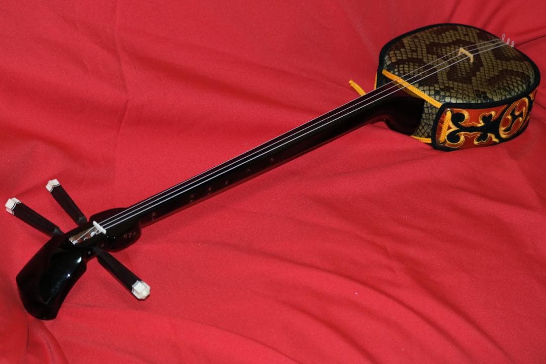 沖縄三線（人工皮張り）　新品未使用　今だけこの価格！送料無料