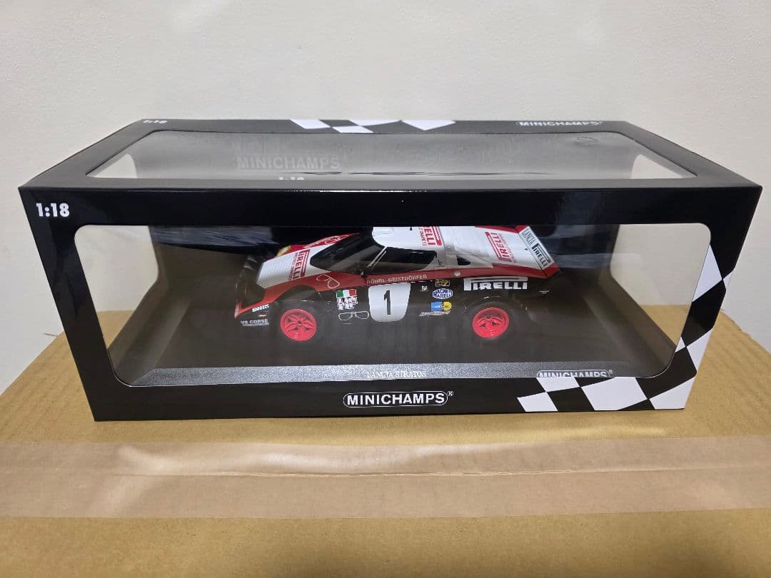 1/18 ランチア ストラトス HF / 優勝車 ピレリー #1ヴァルターロール