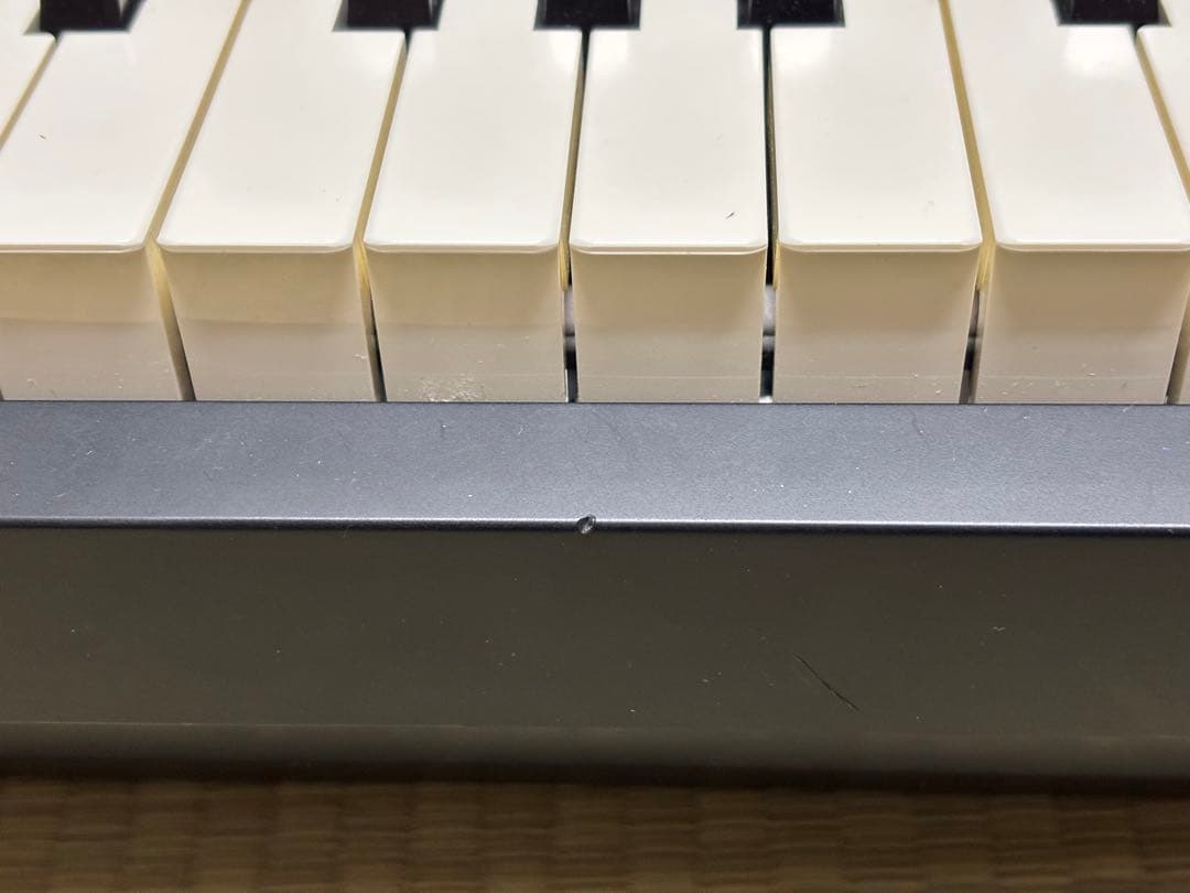 Roland RD-88 純正キャスターケース付き（単品販売もあります