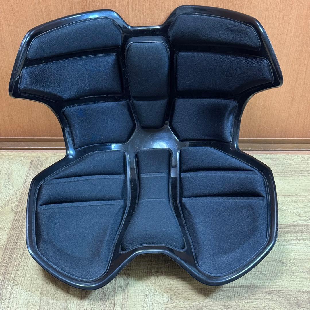 【使用期間2ヶ月未満美品‼️】スタイルアスリート2骨盤・姿勢矯正クッション 黒