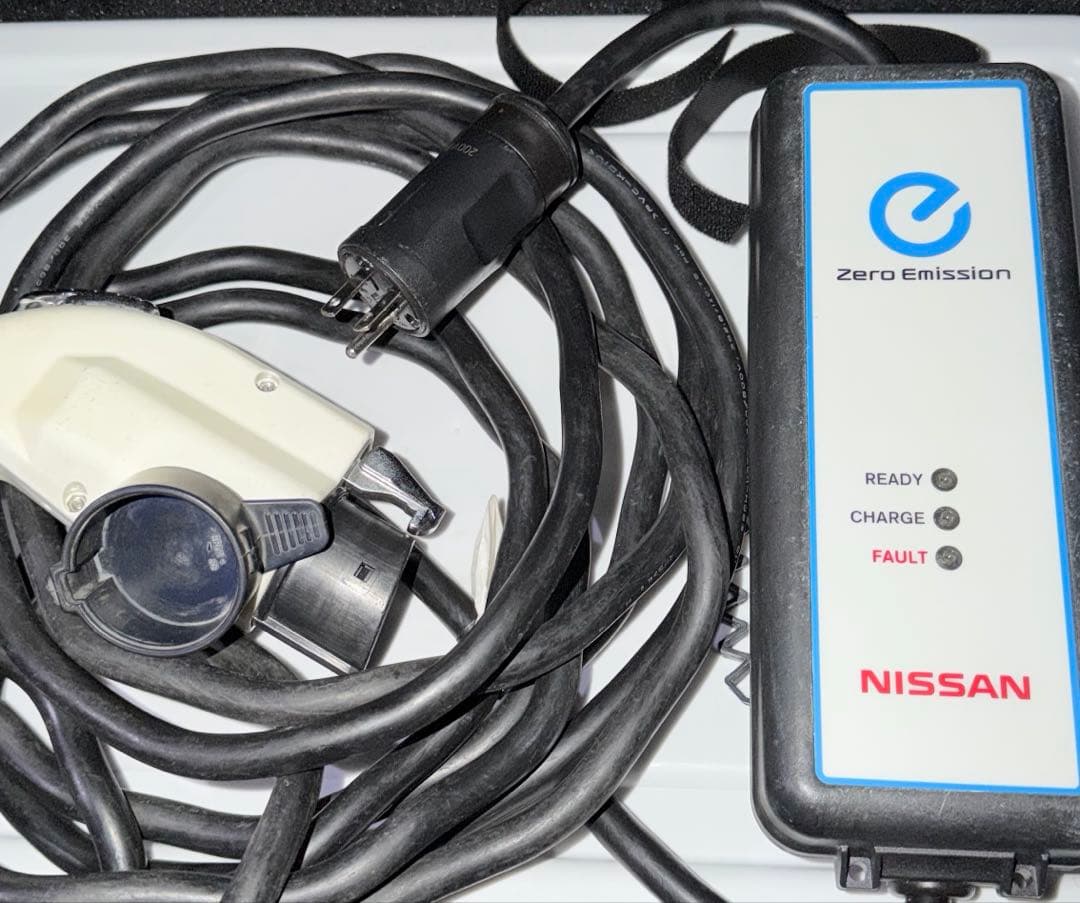 日産 充電ケーブル 3na1a