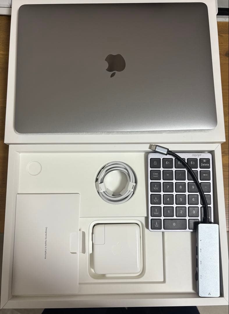 Apple MacBook Pro 13-inch M1 2020 本体 外箱付