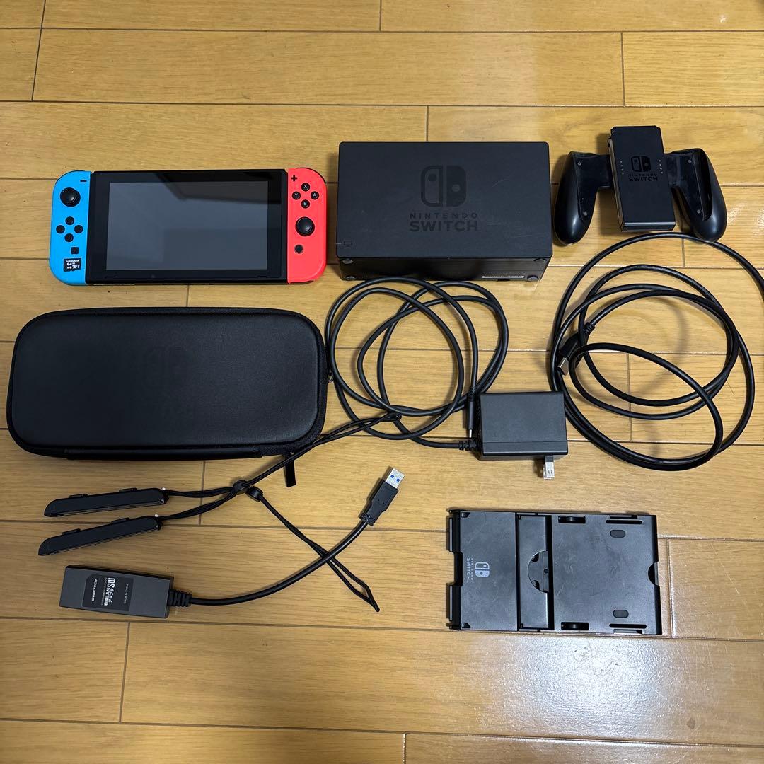 Nintendo Switch 赤/青 本体　周辺機器付属