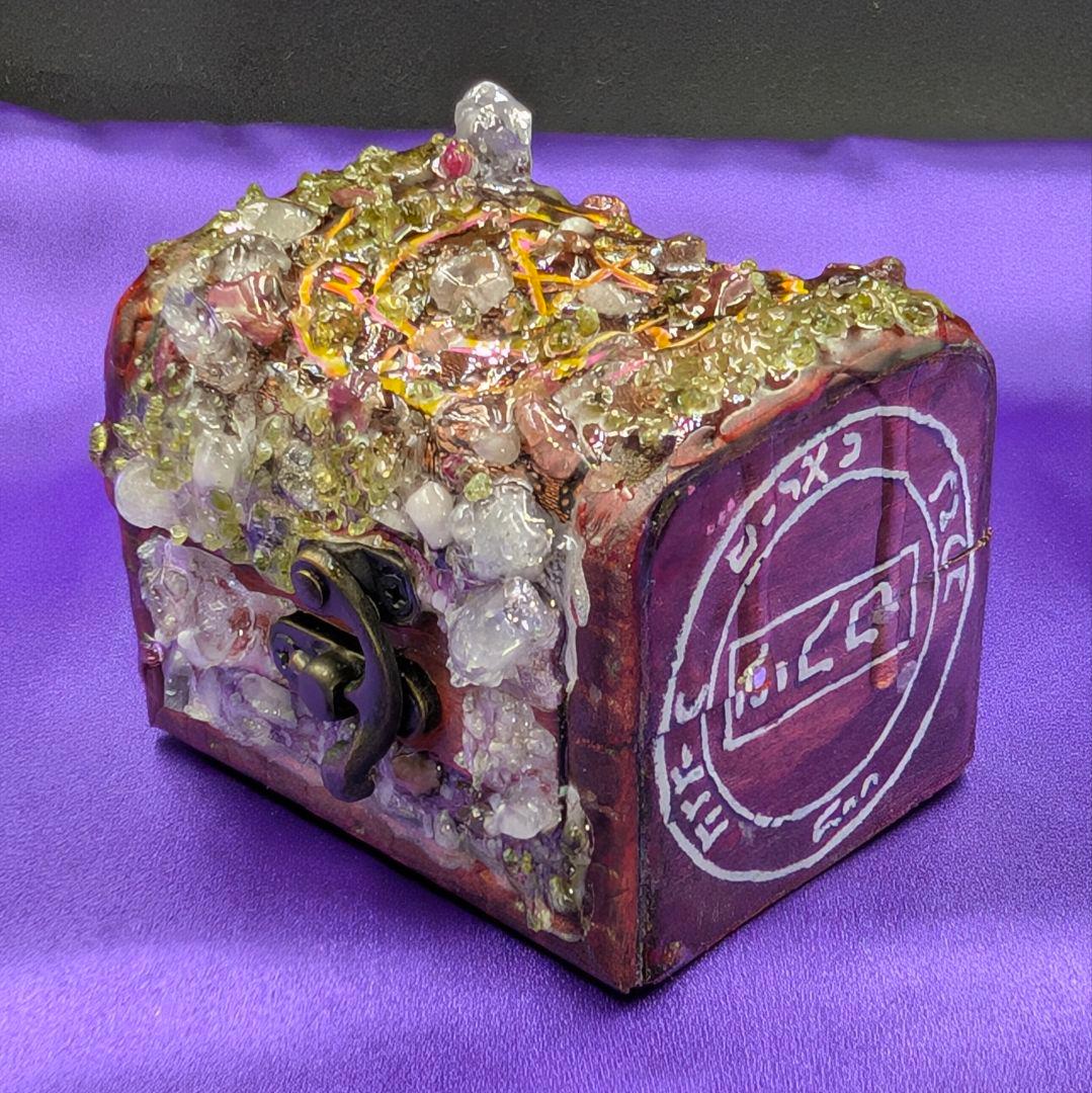 ※1点物『財宝をもたらす不思議な印章とペンタグラムの量子オルゴンBOX』 重要文化財｜鳳凰文戧金経箱｜奈良国立博物館