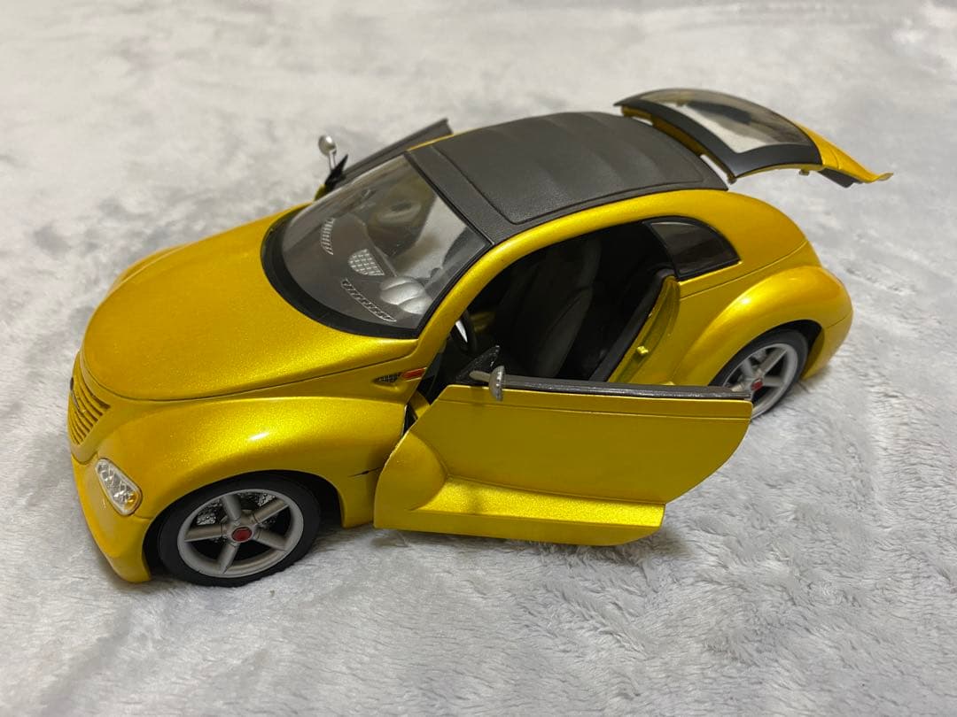ミニカー Maisto Chrysler Pronto Cruizer 1/18