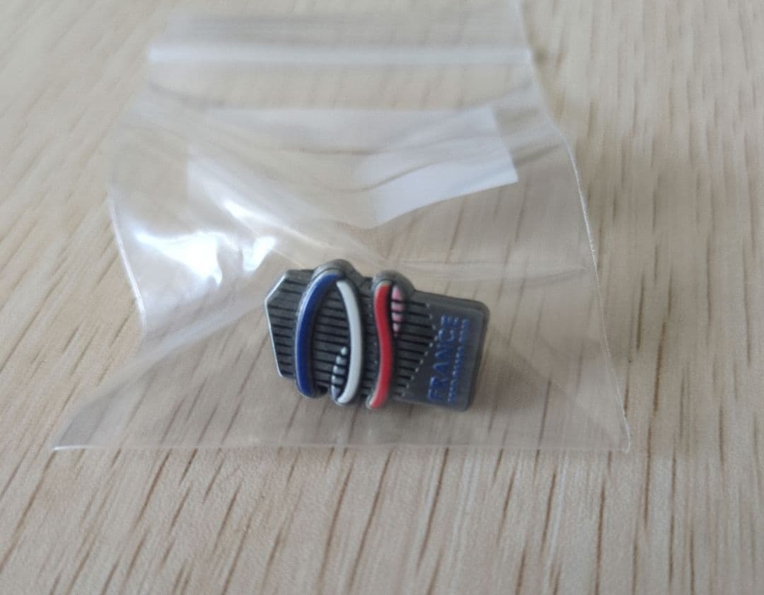 フランス館 ピンバッジ 大阪万博 非売品 レア - メルカリ
