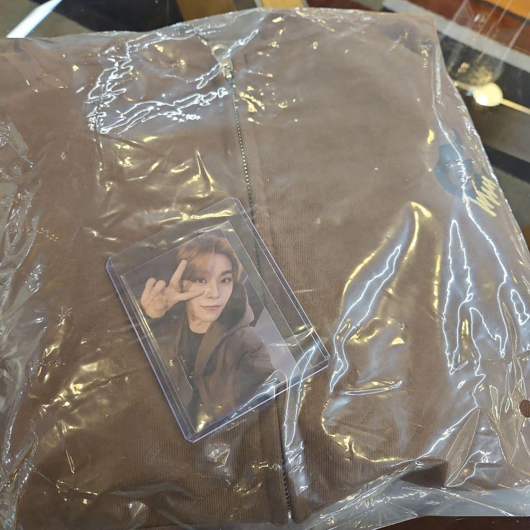 シンロン フーディー トレカ 韓国 EUPHORIA ポップアップ ALD1