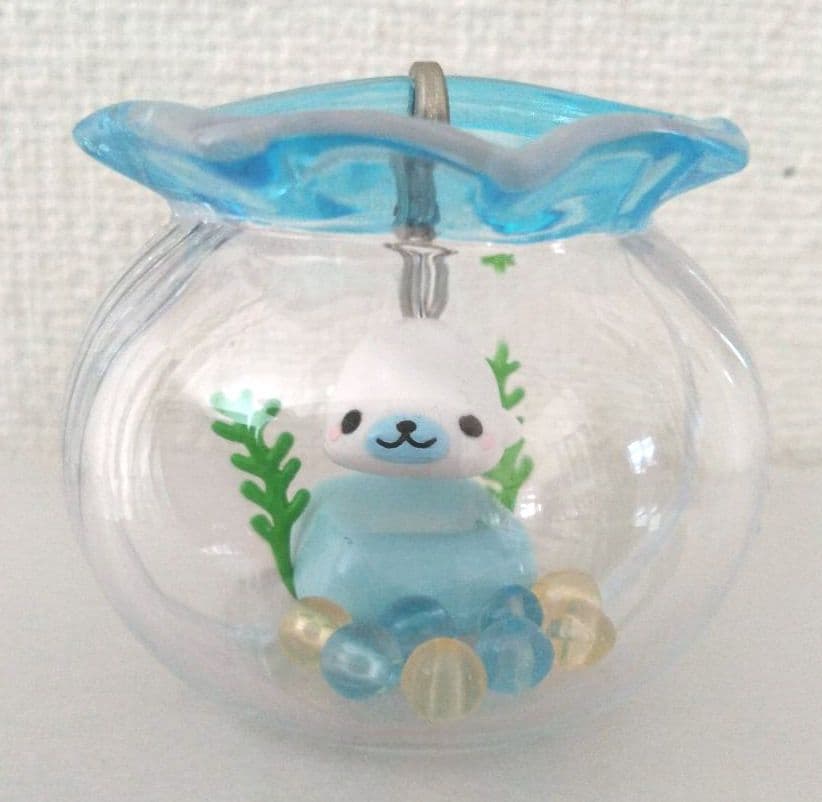 【平成レトロ】水槽で泳ぐまめゴマの置き物