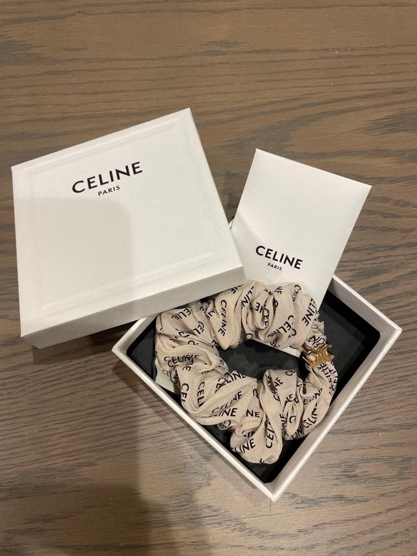 【本日限定SALE】試着のみ⭐️CELINE シュシュ ベージュ