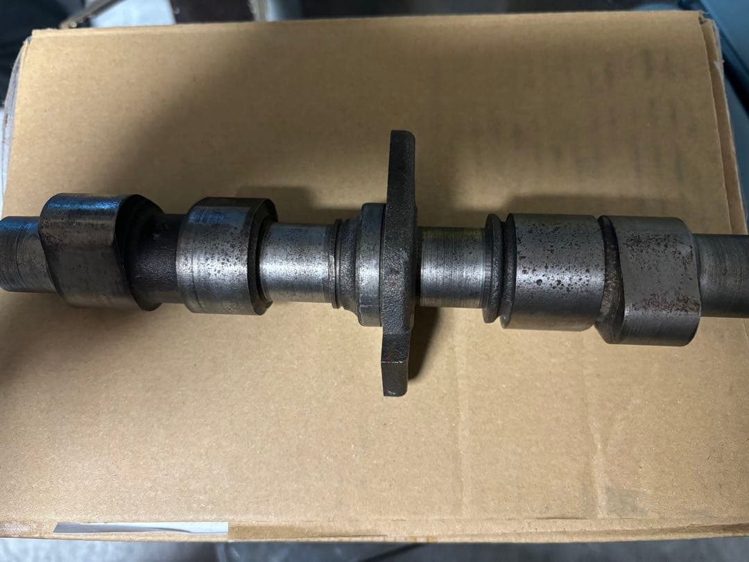 CB250Nカムシャフト