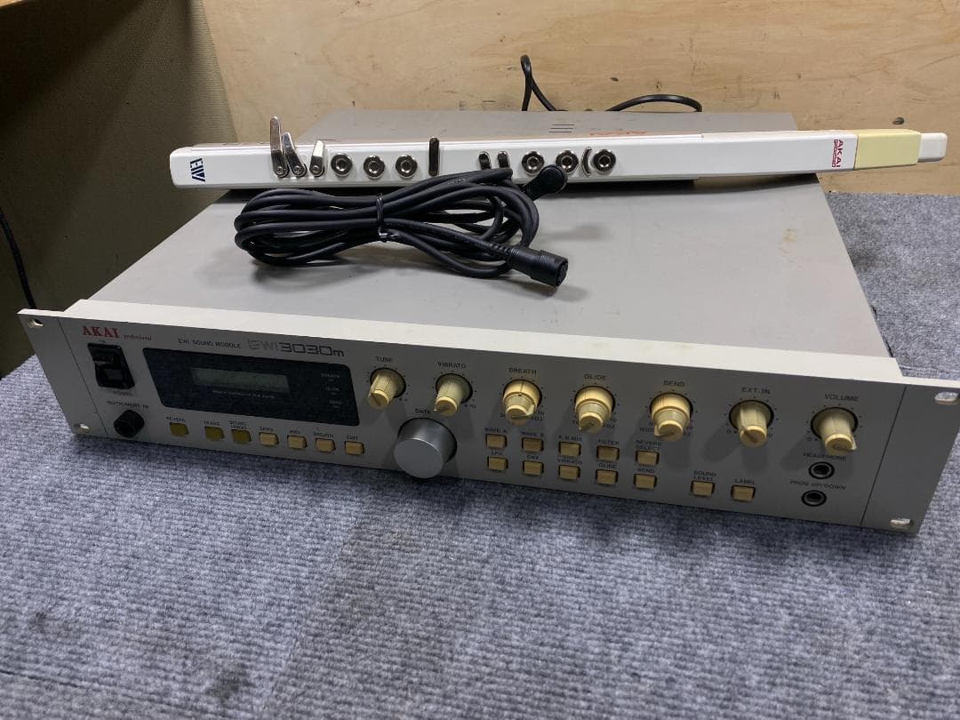 AKAI EWI3030m EWI3020 ウインドシンセ AKAI EWI3030M EWI3020 音源モジュール ウインドシンセ - メルカリ
