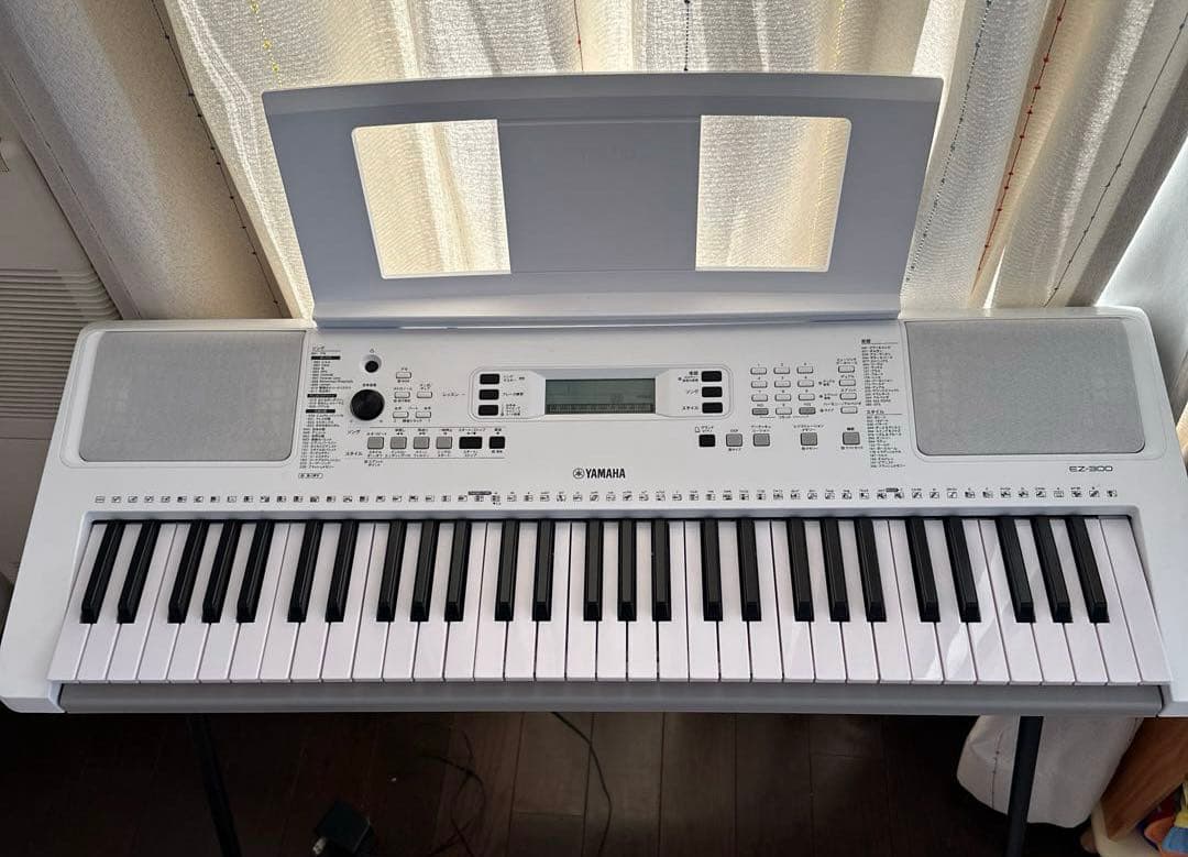 ヤマハ　キーボードEZ-300