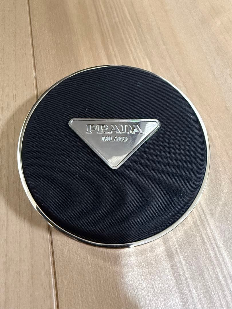 PRADA ファンデーション