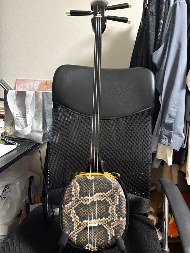 エレキ三線　ほぼ未使用