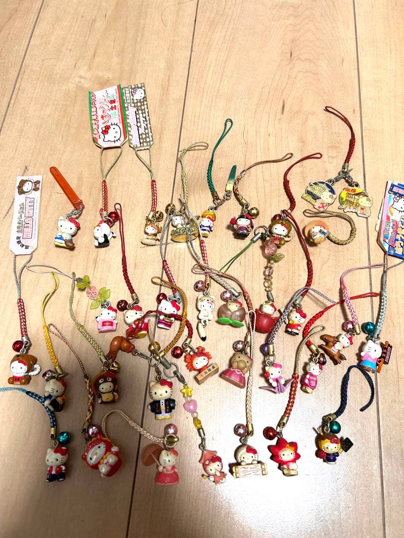 【ご当地限定】キティちゃんストラップ　いろいろ 34点
