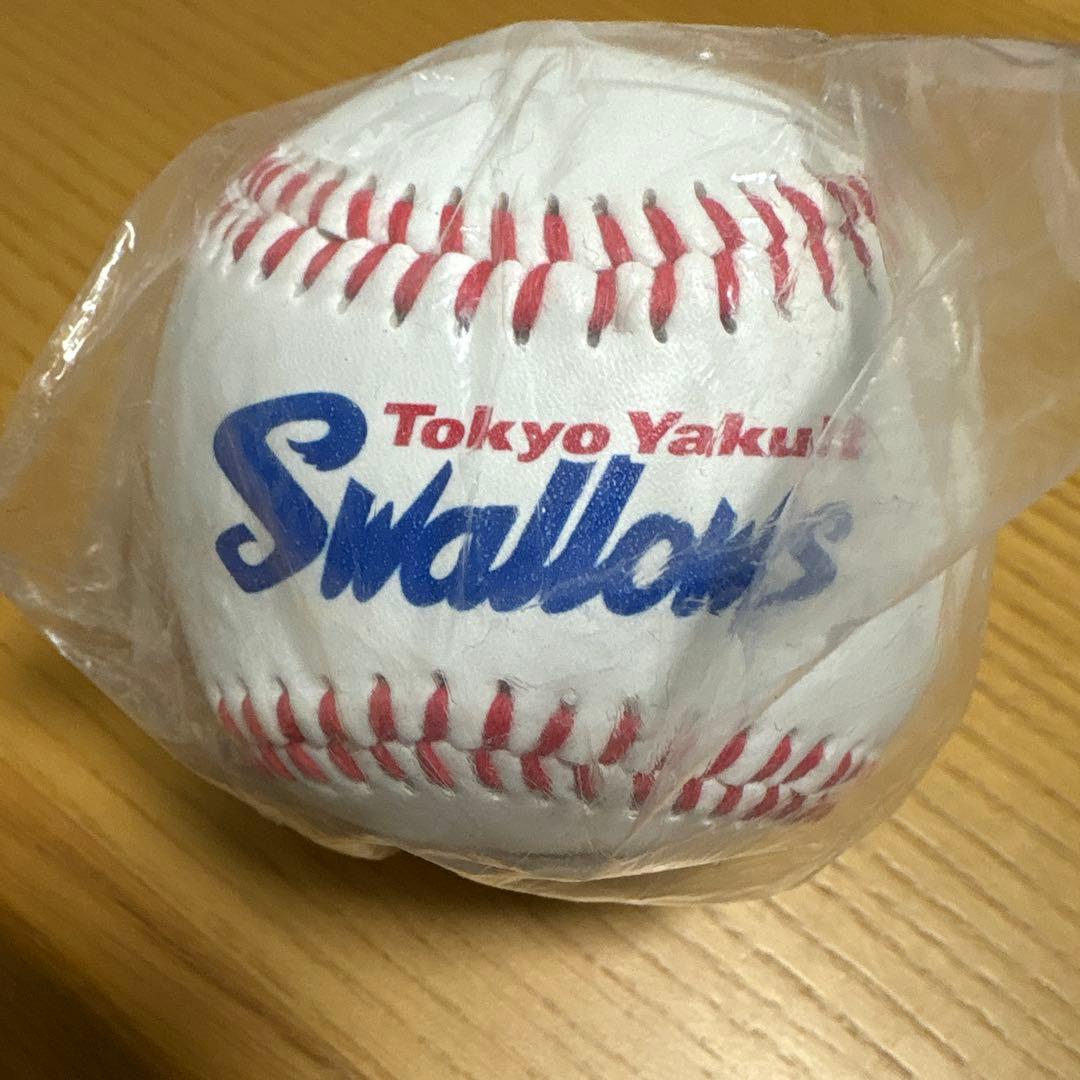 m*i様 東京ヤクルトスワローズ つば九郎 サインボール - メルカリ