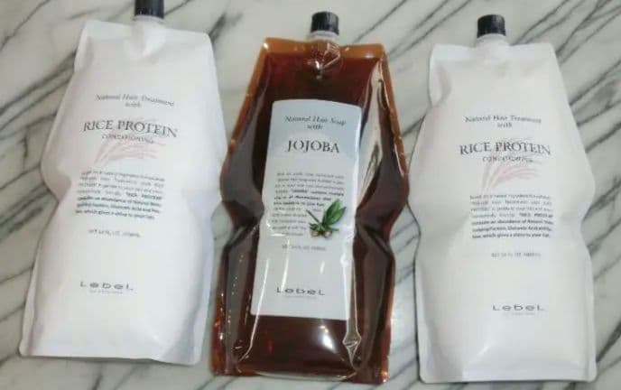 乾燥気味の髪にルベルホホバシャンプー1本ライスプロテイン2本