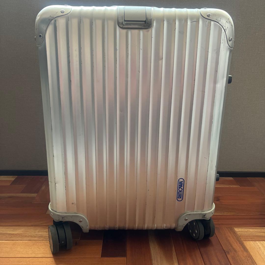 RIMOWA アルミニウム製キャリーケース 中型 大人気】RIMOWA☆スーツケース アルミ メタリック機内持込み可 (RIMOWA