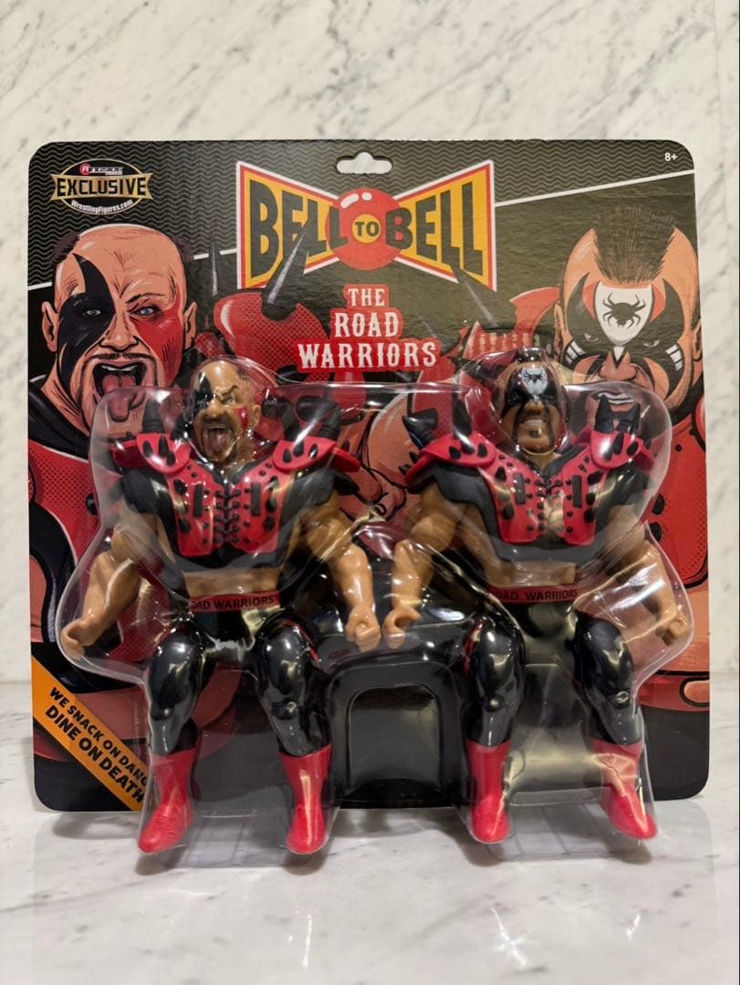 WWE ザ ロードウォリアーズ フィギュア - メルカリ