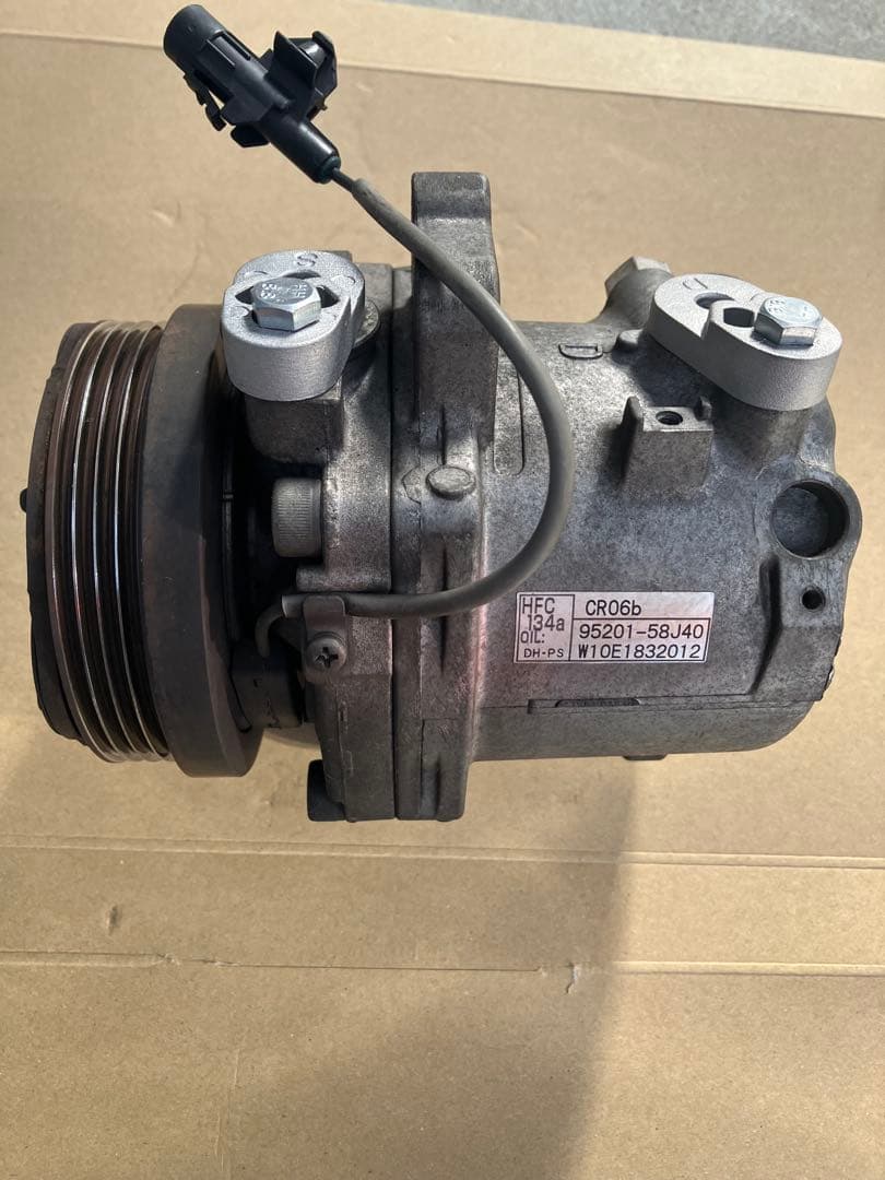 エアコンコンプレッサー (スズキ、その他OEM) 95201-58U40 中古品