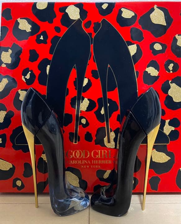 キャロライナへレラ　ハイヒール香水