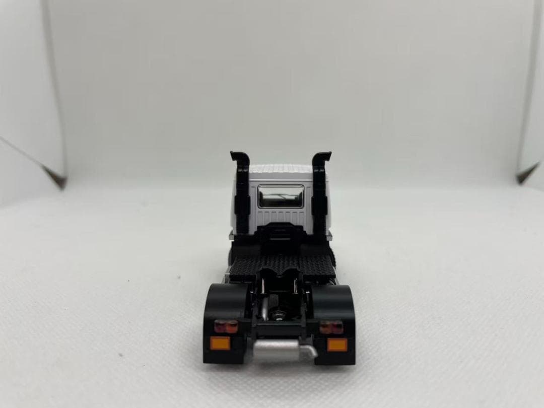 34R-050 Model 1 1/64 三菱ふそう The Great - メルカリ
